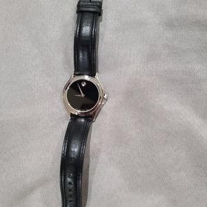 Mens classic Movado leatherband watch